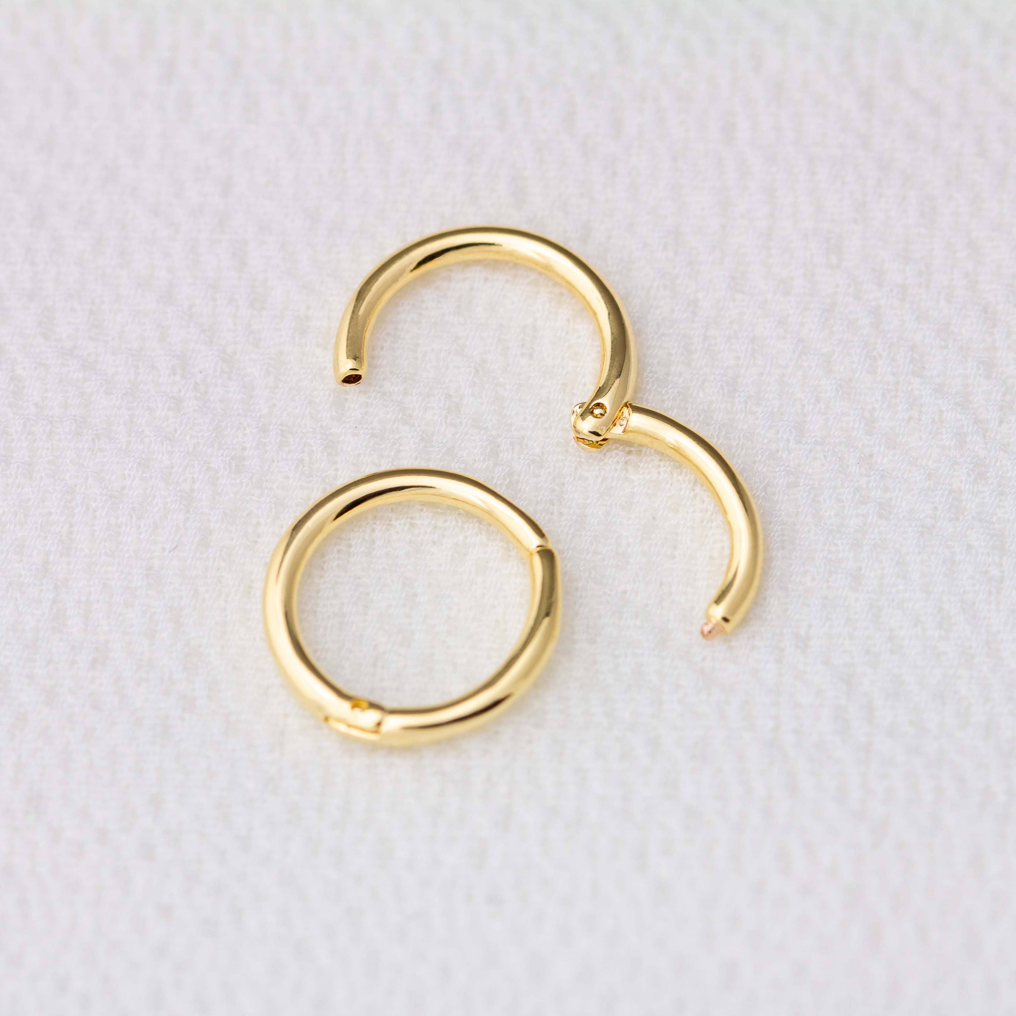 Mini brezšivni clicker obročasti uhani • 18k Gold Filled