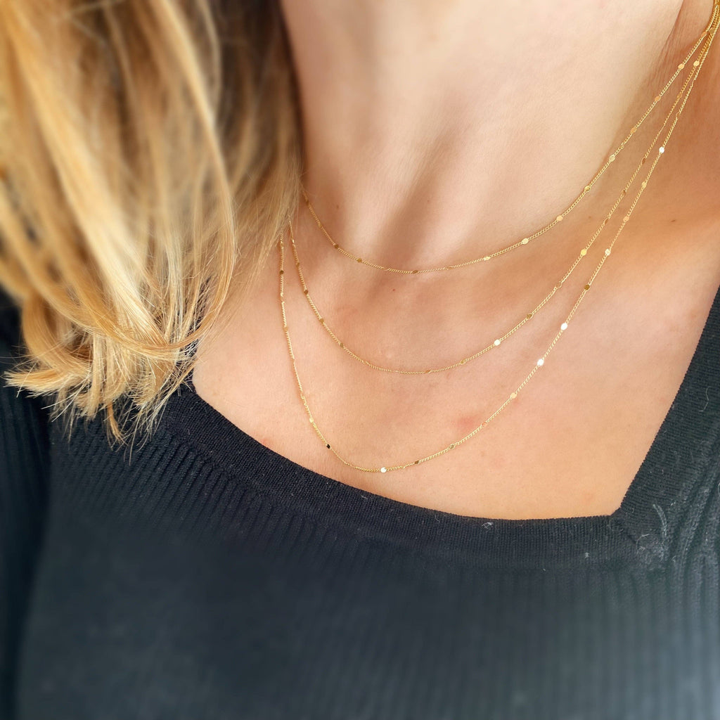 Curb verižica z vtisnjenimi detajli (1 mm, 45 cm) • 18k Gold Filled