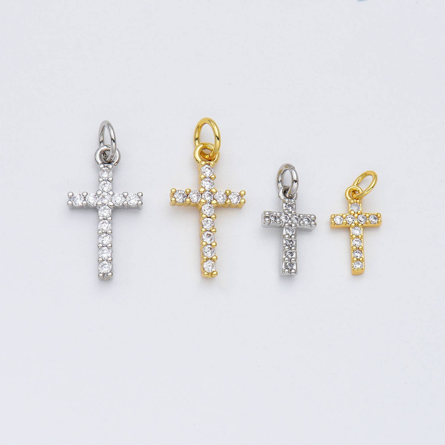 Križ s kristali • 18k Gold Filled