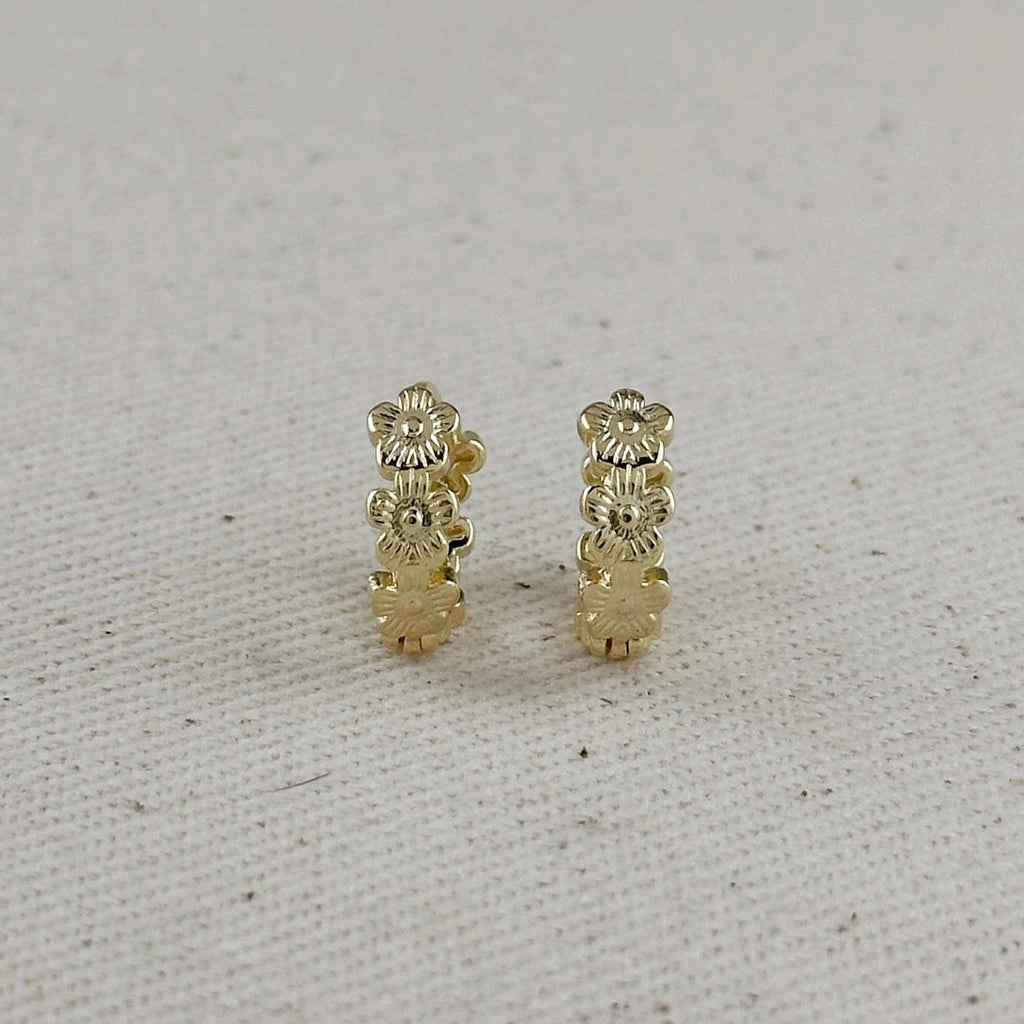 Huggie obročasti uhani s cvetličnim motivom • 18k Gold Filled