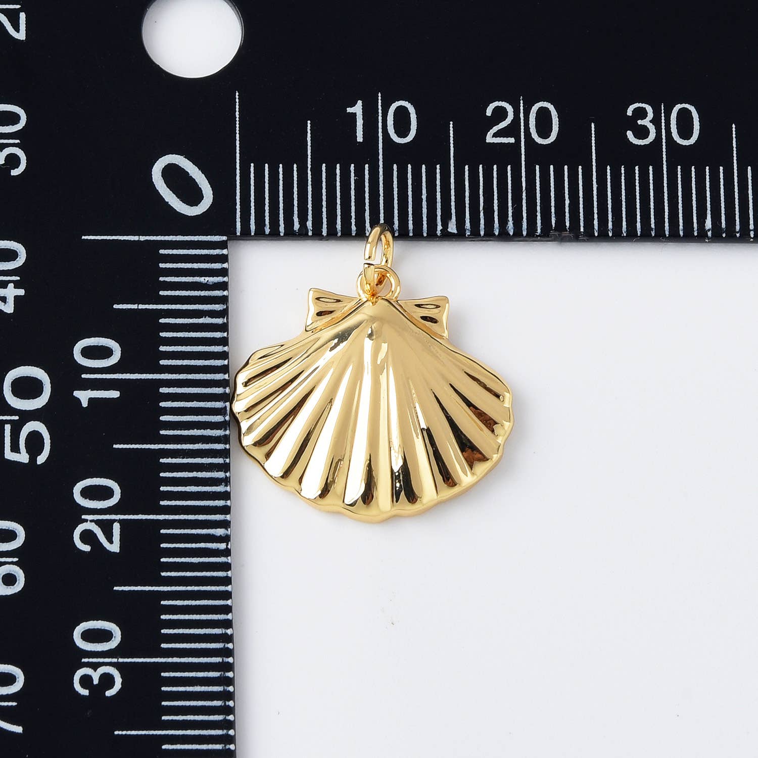 Morski obesek 'školjka' • 18k Gold Filled