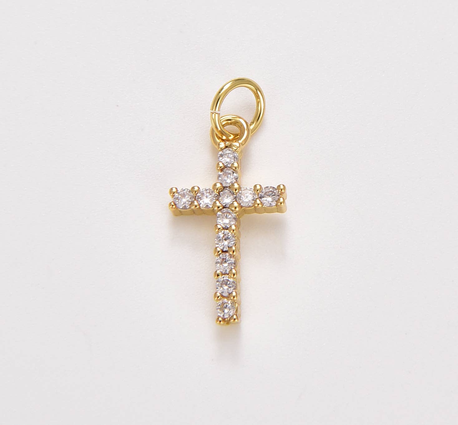 Križ s kristali • 18k Gold Filled