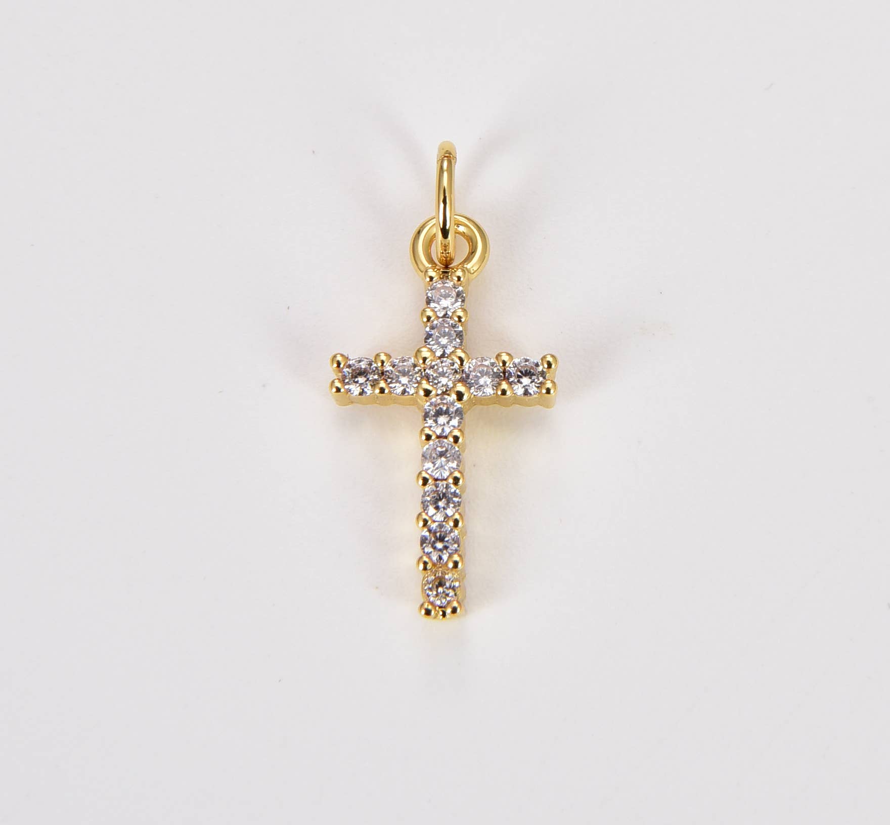 Križ s kristali • 18k Gold Filled